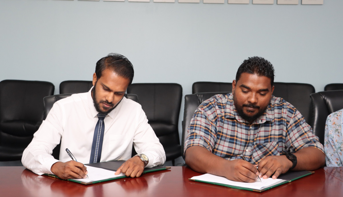 އެއްބަސްވުމުގައި ސޮއިކުރައްވަނީ