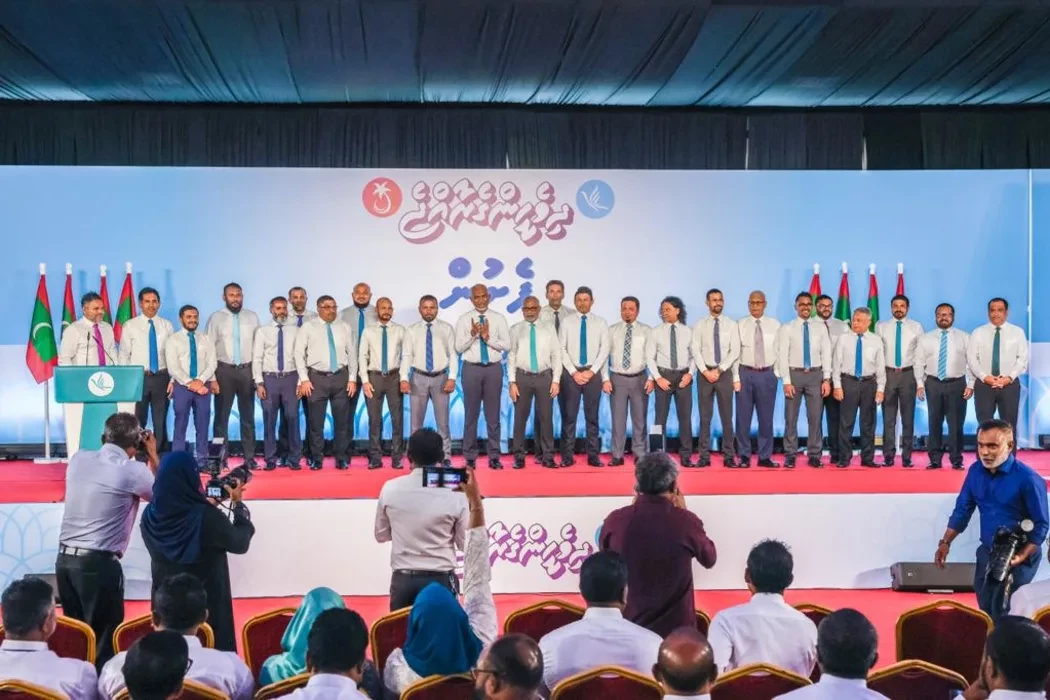 ހުކުރު ވިލޭރޭ ކުރިއަށް ގެންދިޔަ ޚާއްސަ ރަސްމިއްޔާތުގެ ތެރެއިން