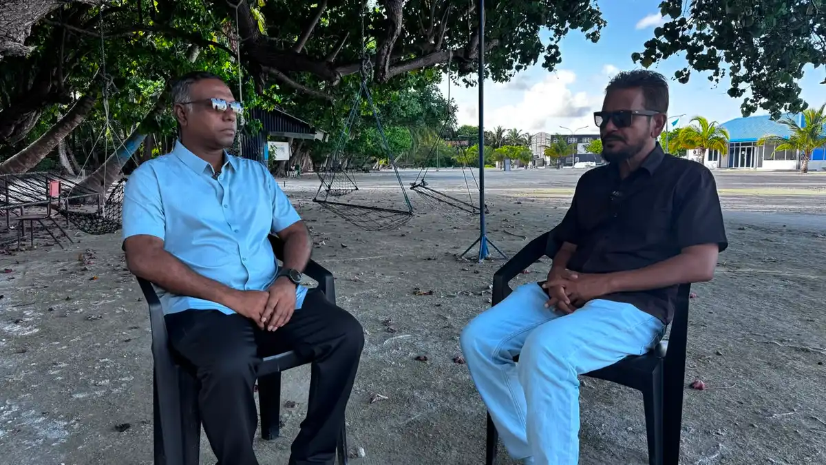 ރާއްޖެޓީވީގެ ފަށާއިރު ޕްރޮގްރާމްގައި މ.އަތޮޅު ކައުންސިލްގެ ކުރީގެ ރައީސް މުހައްމަދު ނިމާލު ވާހަކަ ދައްކަވަނީ.