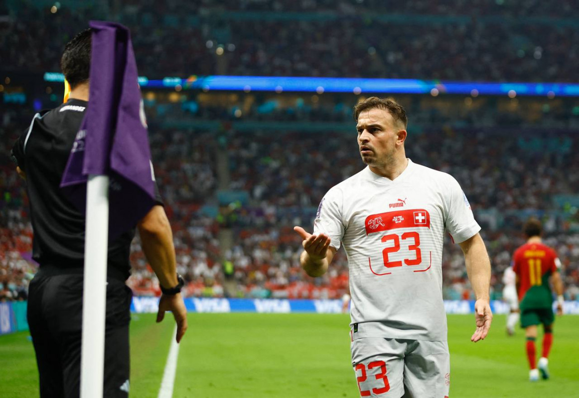 ޕޯޗުގަލް އަދި ސްވިޒަލެންޑް ބައްދަލުކުރި މެޗުގެ ތެރެއިން - ފޮޓޯ: ރޮއިޓާސް