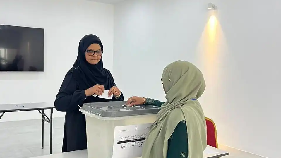 ލޯކަލް ގަވަމަންޓް އޮތޯރިޓީ (އެލްޖީއޭ) ގެ ބޯޑަށް ރަށު ކައުންސިލްތަކުގެ ފަރާތުންނާއި އަންހެނުންގެ ތަރައްޤީއަށް މަސައްކަތްކުރާ ކޮމިޓީތަކުގެ ފަރާތުން އިންތިޚާބުކުރާ މެންބަރުން ހޮވުމަށް ބޭއްވި އިންތިޚާބު