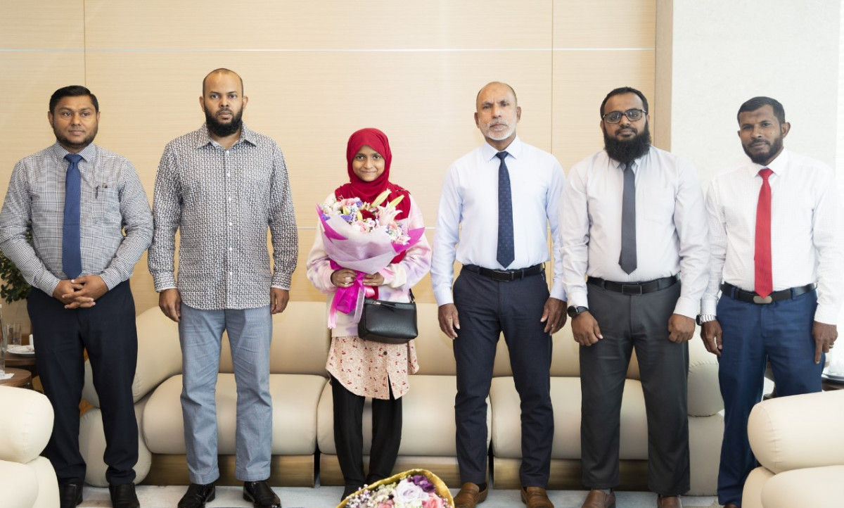 ފާތިމަތު ޝާޔާ ޒާހިރު އާއި މިނިސްޓަރ އޮފް އިސްލާމިކް އެފެއާޒް ޑރ. އަޙްމަދު ޒާހިރު ޢަލީ މަރުޙަބާ ވިދާޅުވެ ހިތްވަރު ދެއްވުން