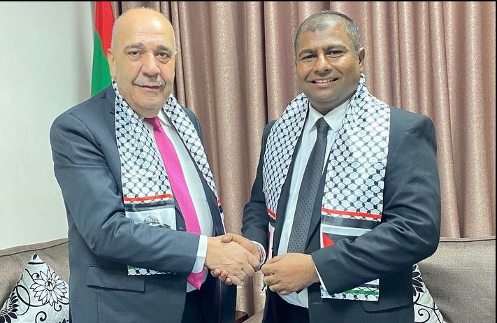 ދިވެހި ބަހާއި ސަގާފަތާއި ތަރިކައިގެ ވަޒީރު އަލްފާޟިލް އާދަމް ނަޞީރު އިބްރާހީމް ފަލަސްޠީނުގެ ސަފީރު ވާލިދު އަބޫ ޢަލީ އާ ބައްދަލުކުރެއްވުން