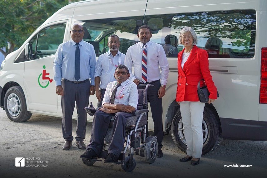 ޖަޕާނުން ހަދިޔާކުރި ވެހިކަލްތައް ހަވާލުކުރުމަށް ބޭއްވި ރަސްމިއްޔާތުގެ ތެރެއިން