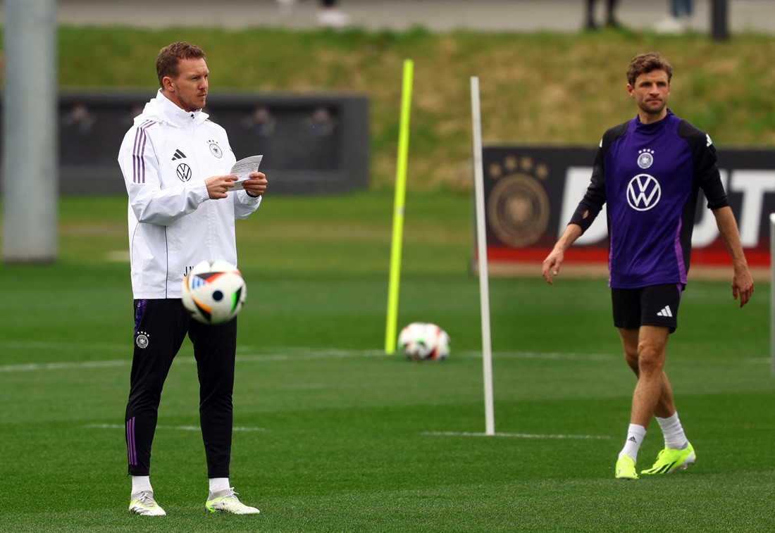 ބަޔާންގެ ކުރީގެ ކޯޗު އަދި މިހާރު ޖަރުމަނު ޤައުމީ ޓީމުގެ ކޯޗު ނާގަލްސްމަން