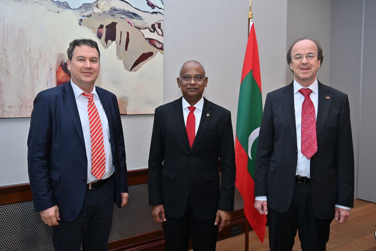 ރައީސުލްޖުމްހޫރިއްޔާގެ އަރިހަށް، ޖަރުމަނުގައި ހުންނަވާ ދިވެހިރާއްޖޭގެ އޮނަރަރީ ކޮންސުލް ޖެނެރަލް އަދި އޮނަރަރީ ކޮންސުލް އިޙްތިރާމްގެ ޒިޔާރަތެއް ކުރެއްވުން