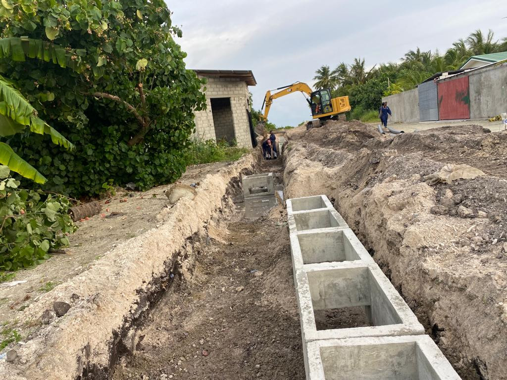 Settlement tank installation work for phase 2 of L. Fonadhoo road construction project
