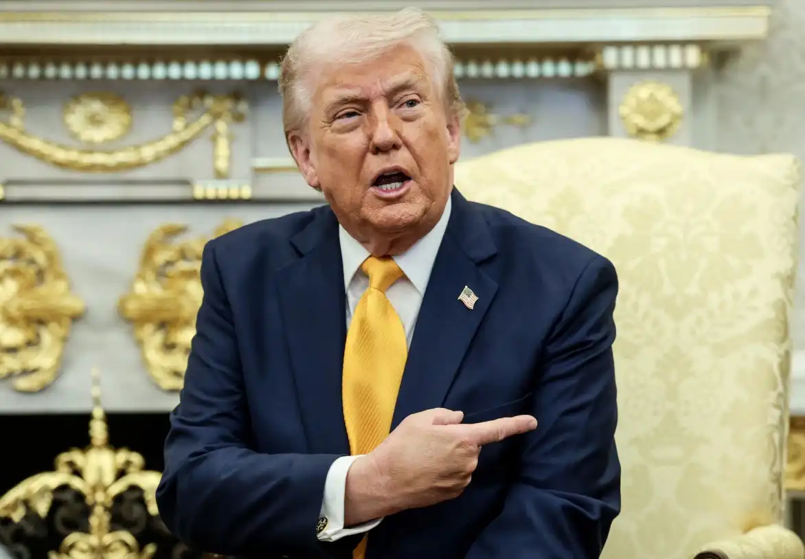 އެމެރިކާގެ ރައީސް ޑޮނަލްޑް ޓްރަމްޕް