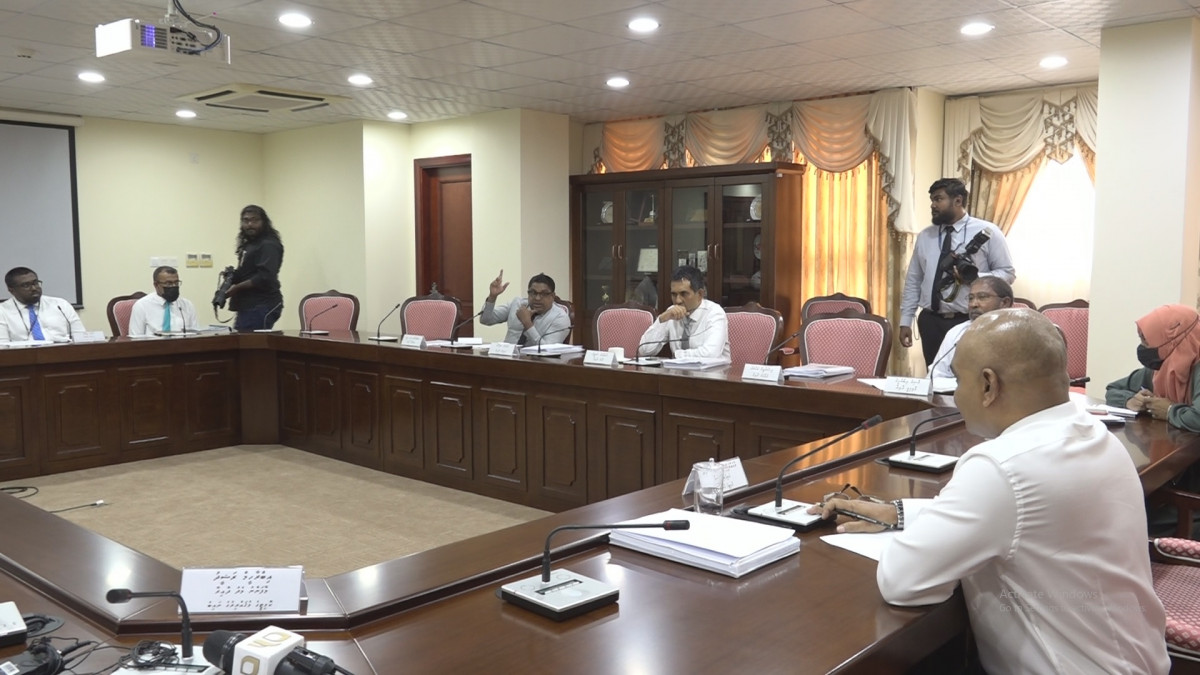 އިގުތިސާދީ ކޮމިޓީގެ ބައްދަލުވުމުގެ ތެރެއިން