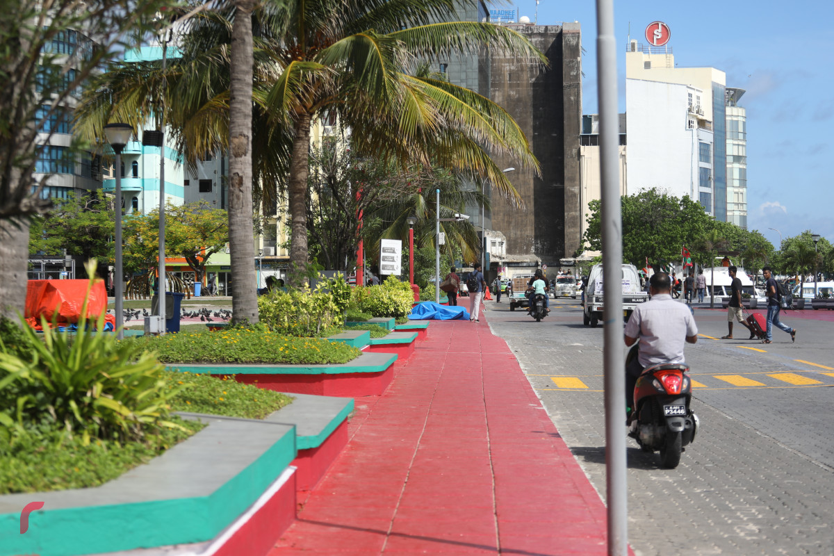 08 ޖޫން 2019 -- އިންޑިޔާގެ ބޮޑުވަޒީރު ނަރެންދުރާ މޯދީއަށް މަރުހަބާ ދެންނެވުމުގެ ގޮތުން މާލޭގެ މަގުތައް ޒީނަތްތެރި ކޮށްފައި-- ފޮޓޯ: ޝުއައިބް މުހައްމަދު