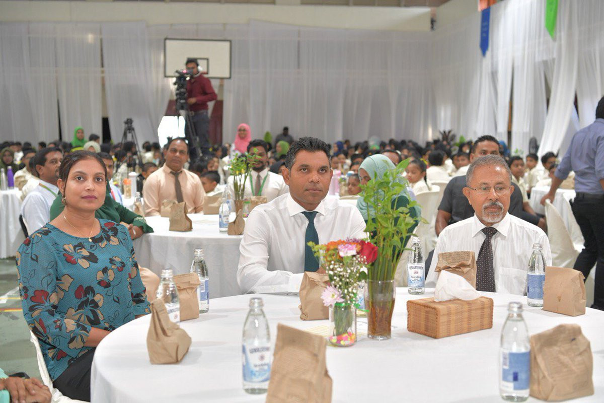 11 ޖޫން 2019 --ދަރިވަރުންނަށް ނާސްތާ ތިނުމުގެ ޕްރޮގްރާމް އިފްތިތާހު ކުރުމުގެ ރަސްމިއްޔާތުގެ ތެރެއިން. މި ރަސްމިއްޔާތު ކުރިޔަށްދިޔައީ ތާޖުއްދީން ސުކޫލްގައި. މި ރަސްމިއްޔާތު ޝަރަފްވެރި ކޮށްދެއްވީ ނައިބު ރައީސް ފައިސަލް ނަސީމް-- ފޮޓޯ: ރައީސް އޮފީސް