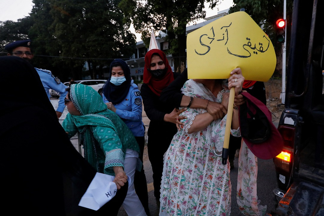 ޕާކިސްތާނުގައި ހޫނު މުޒާހަރާތަކެއް ދަނީ ހިންގަމުން