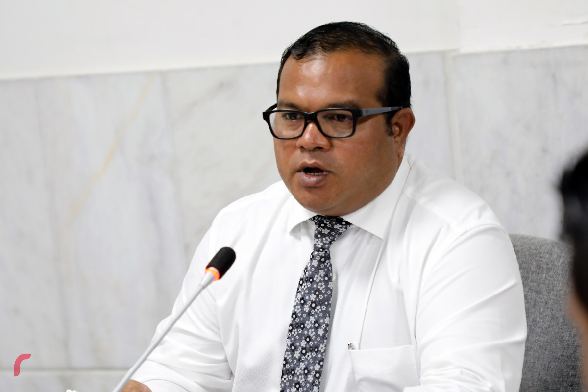 ޑރ. އަފްރާޝީމްގެ މަރުގެ މައްސަލާގައި ބޭއްވި ސަލާމަތީ ހިދުމަތްތަކުގެ ކޮމެޓީ ބައްދަލުވުމުގެ ތެރެއިން -- ފޮޓޯ: ޔޫސުފް ސޮފްވާން