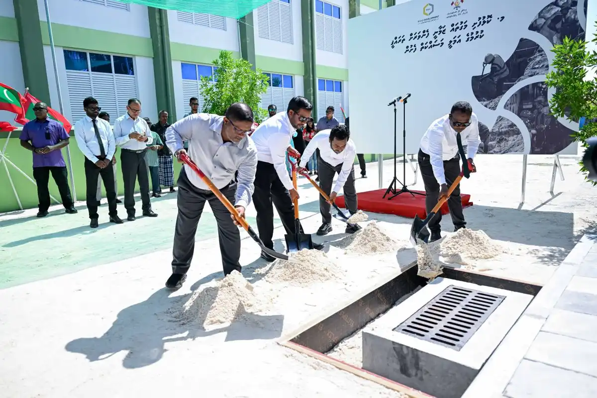 ކޮޅުފުށީ މަގުތައް ތަރައްގީ ކުރުމުގެ އަމަލީ މަސައްކަތް ފެށި ރަސްމިއްޔާތުގެ ތެރެއިން.