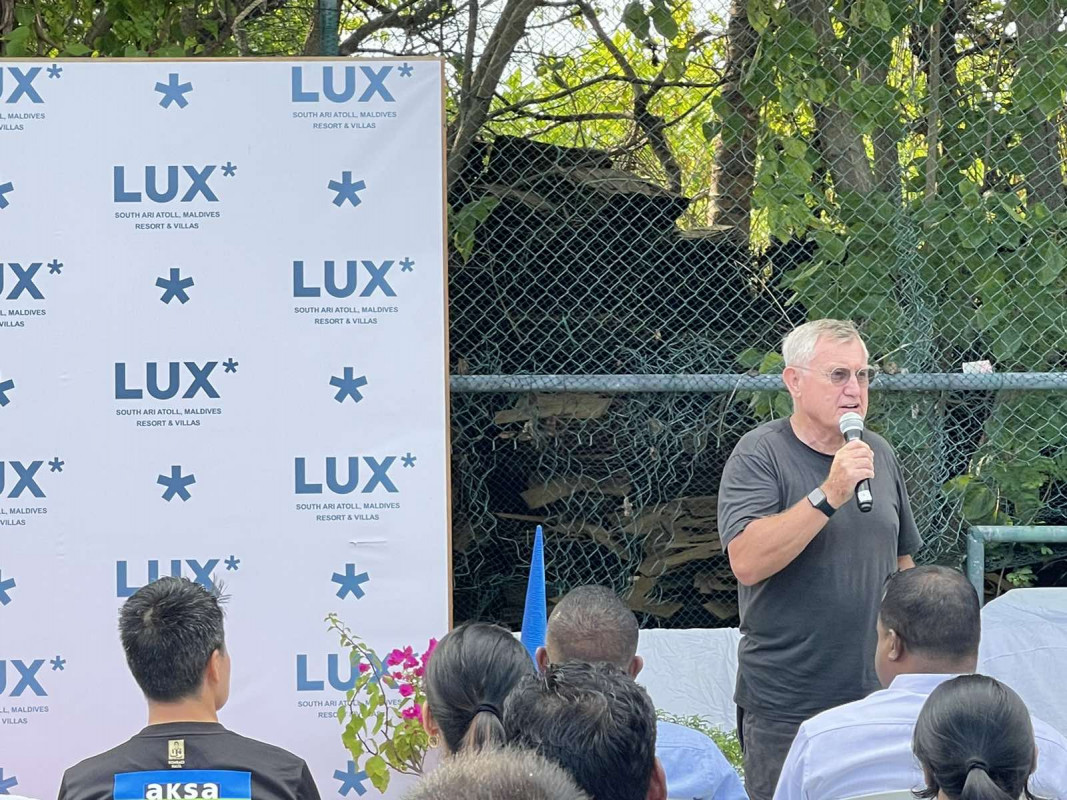 ލަކްސް ރިސޯޓުގެ ސްޓާފް ގެދަރިންގ އެއްގެ ތެރެއިން