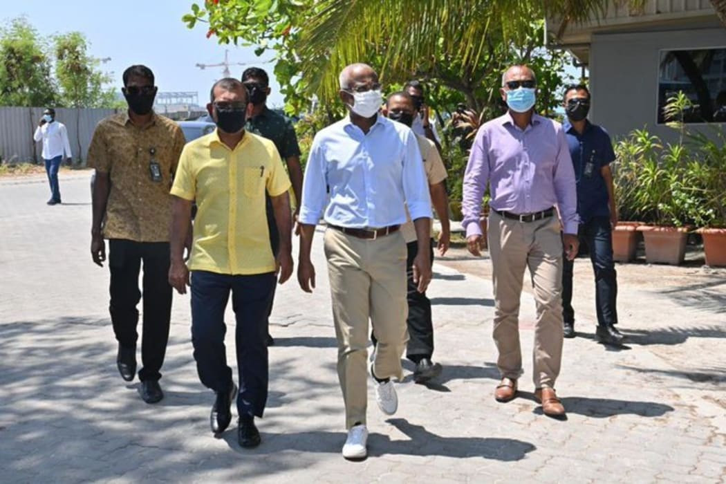 ދެ ރައީސުން ކޮމަންޑޫ އަށް ވަޑައިގަންނަވަނީ