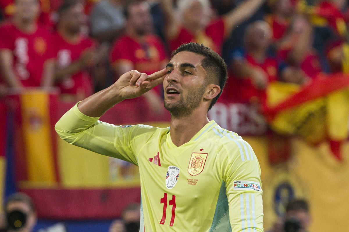 މެޗުގައި ލަނޑު ޖެހުމަށްފަހު ޓޮރޭސް އުފާ ފާާޅު ކުރަނީ