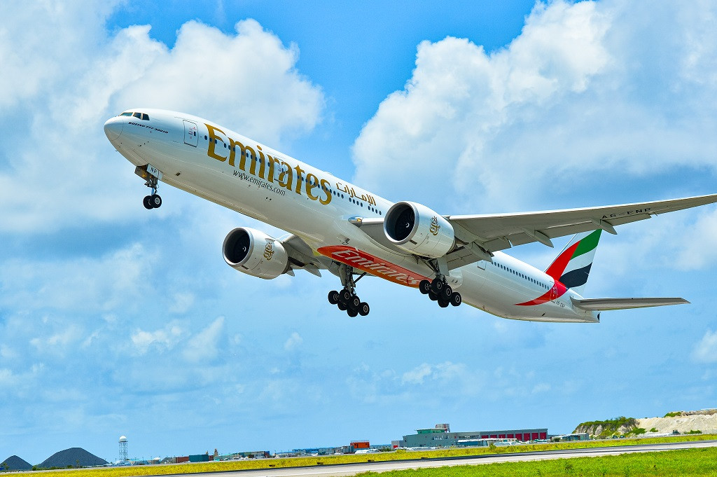 އ.ދ. ގެ ޢާންމު މަޖިލީހުގެ 76 ވަނަ ސެޝަނުގައި ބައިވެރިވެވަޑައިގެންނެވުމަށް އެމެރިކާގެ ނިއުޔޯކަށް ވަޑައިގަތުމަށް ރައީސުލްޖުމްހޫރިއްޔާ އިބްރާހީމް މުޙައްމަދު ޞާލިޙް ދަތުރުކުރައްވާ ބޯޓު ނައްޓާލަނީ - ފޮޓޯ: ރައީސް އޮފީސް