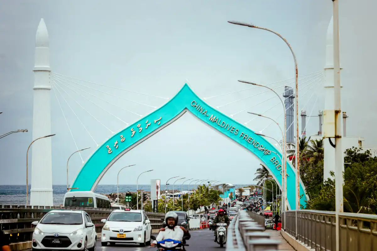 ސިނަމާލެ ބްރިޖުގެ މާލެ ފަޅި