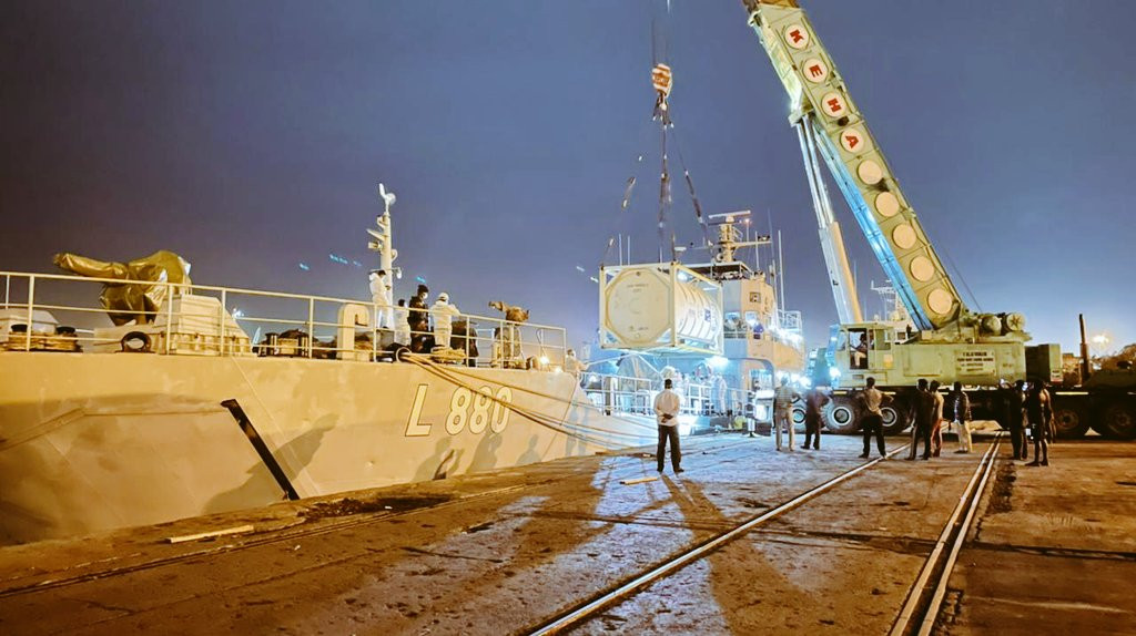 ފަސް ކޮންޓެއިނަރުގެ ލިކުއިޑް މެޑިކަލް އޮކްސިޖަން ގެންދާނެ ކަމަށް މީޑިއާ ރިޕޯޓުތައް ބުނޭ