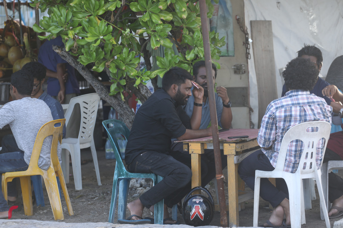 25 މެއި 2019 --މަސްވެރިންގެ ޕާކުގައި ހުނަނަ ގާޑިޔާތަކުގައި މީހުން ތާސްކުޅެނީ-- ފޮޓޯ: ޝުއައިބް މުހައްމަދު