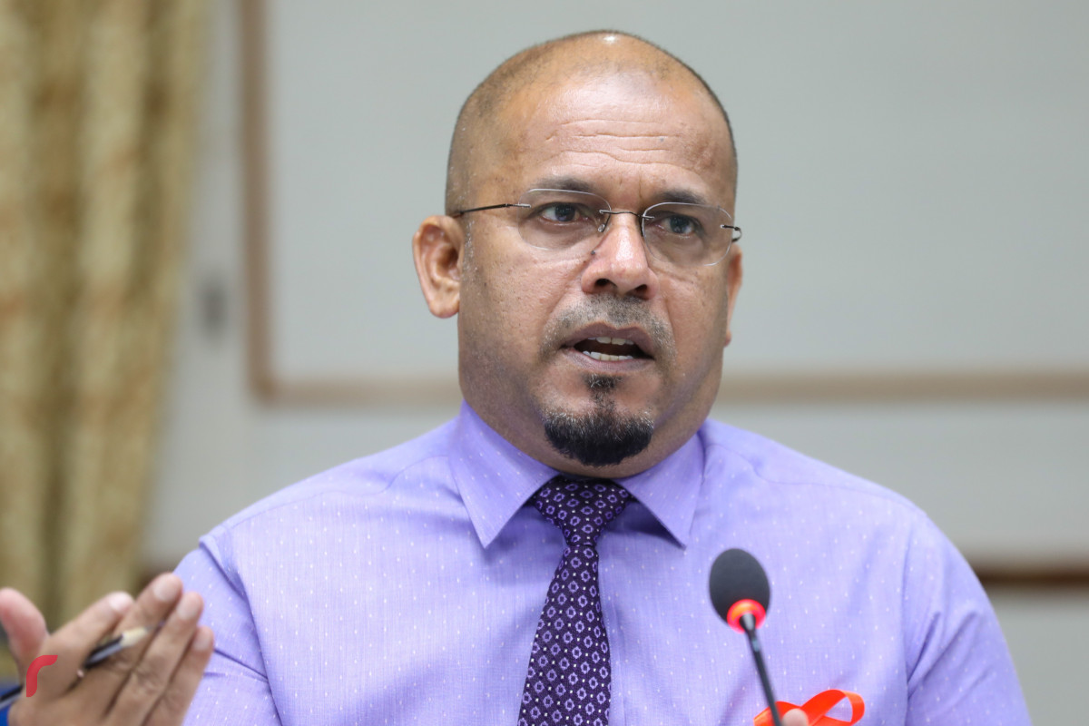 އިލެކްޝަންސް ކޮމިޝަންގެ މެމްބަރުންނާއެކު މަޖިލީހުގެ ކޮމެޓީތަކުން ބޭއްވި ބައްދަލުވުމުގެ ތެރެއިން -- ފޮޓޯ: ޔޫސުފް ސޮފްވާން