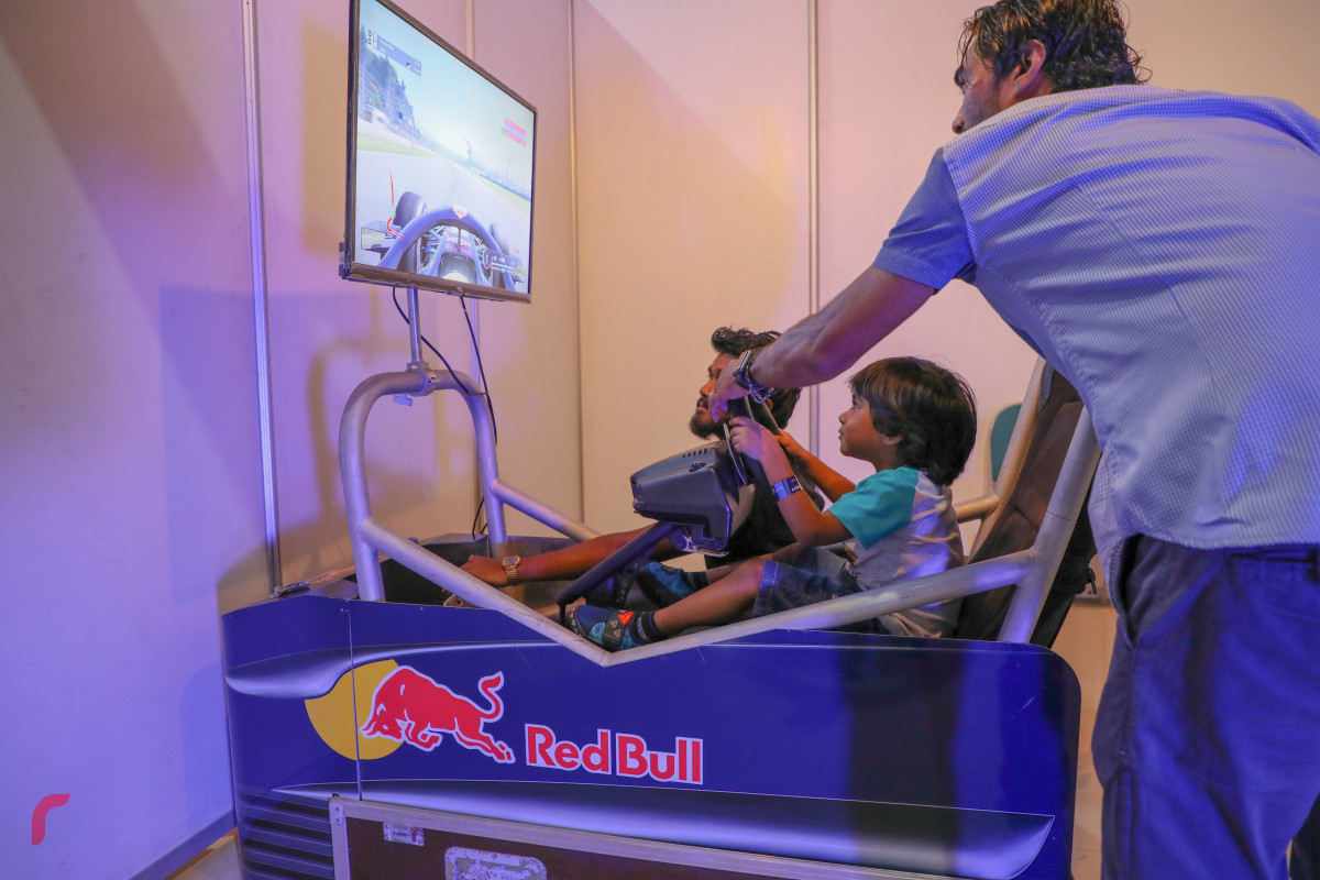 ނެޝަނަލް އާޓް ގެލަރީ ގައި ބޭއްވި ކޮސްޕްލޭ ގޭމިންގް ކޮންވެންޝަންގެ ތެރެއިން -- ފޮޓޯ : ޔޫސުފް ސޮފްވާން