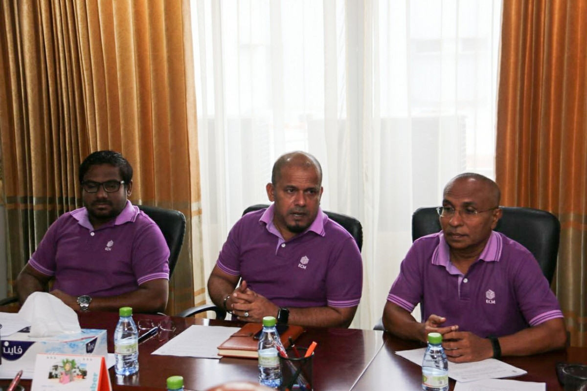 އިލެކްޝަންސް ކޮމިޝަންގެ މެންބަރުން