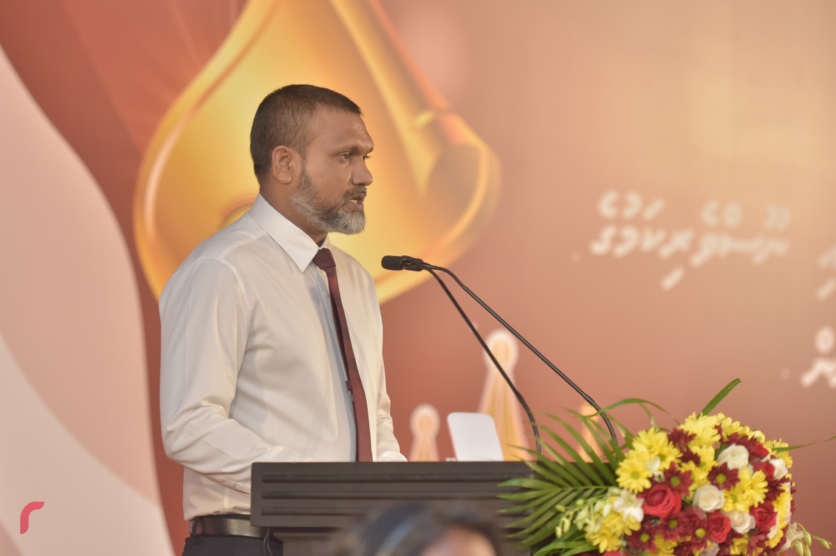 16 ސެޕްޓެމްބަރ 2019 --ނޫސްވެރިކަމުގެ އިނާމް 2018 ޝަރަފްވެރި ކޮށްދެއްވީ ނައިބު ރައީސް ފައިސަލް ނަސީމްއެވެ. މި ރަސްމިއްޔާތުގައި ވަނީ ނޫސްވެރިކަމުގެ ދާއިރާއިން ހިދުމަތްކޮށްދީފައިވާ ފަރާތްތަކަށް އެވޯޑްދީފައި.-- ފޮޓޯ: ރައީސް އޮފީސް