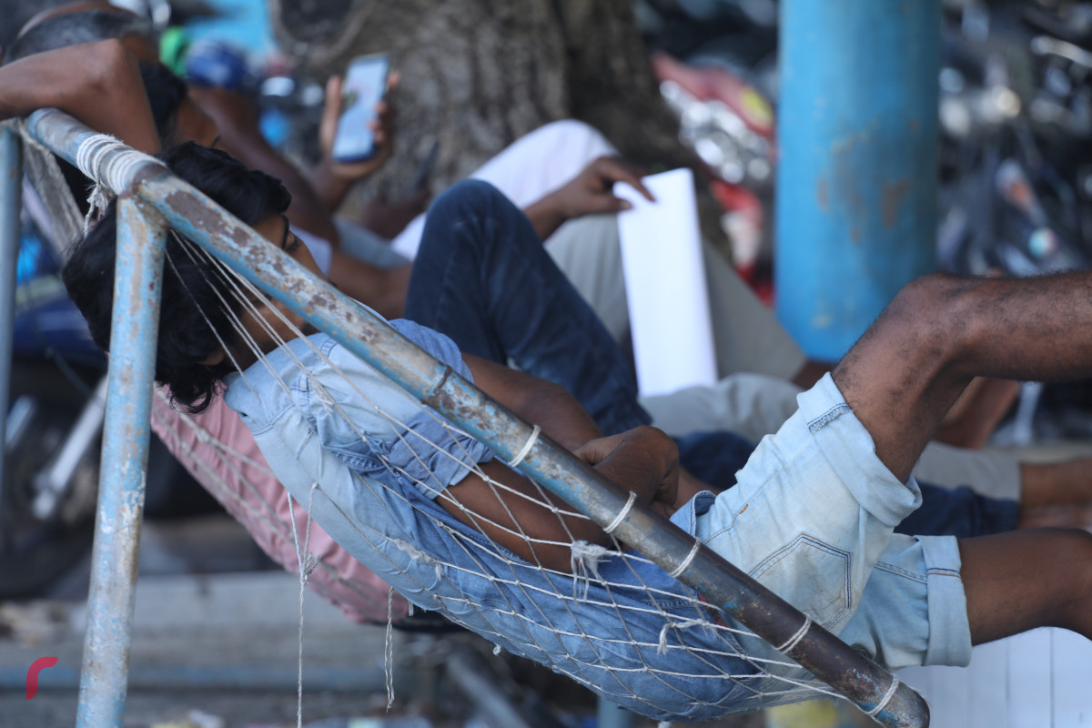 25 މެއި 2019 -- މަސްވެރިންގެ ޕާކު ޖޯލީގައި ބަޔަކު އަރާމު ކުރަނީ-- ފޮޓޯ: ޝުއައިބް މުހައްމަދު