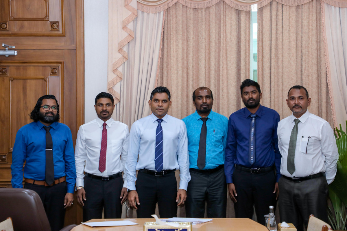 ނައިބު ރައީސް ހިއްމަފުށީ ކައުންސިލަރުންނާއެކީ ބޭއްވި ބައްދަލުވުމުގެ ތެރެއިން