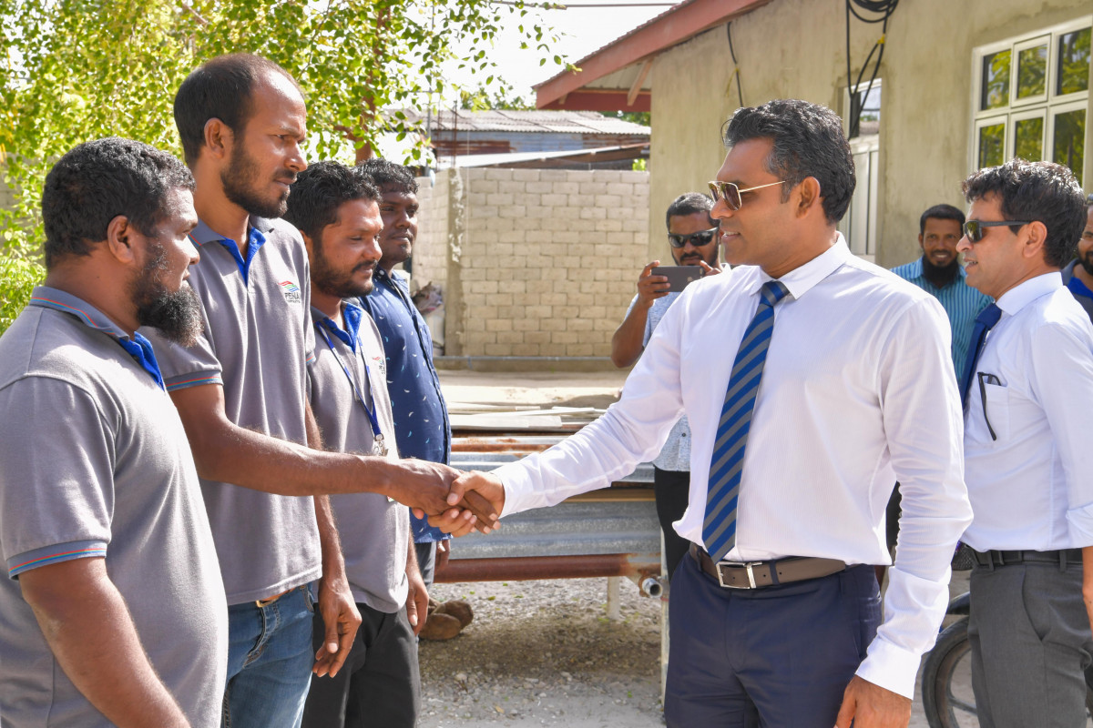 22 ޖޫން 2019 --ނައިބު ރައީސް އުލިގަމަށް ވަޑައިގެން އެ ރަށުގެ މުއައްސަސާތަކަށް ޒިޔާރަތް ކުރެއްވުން-- ފޮޓޯ: ރައީސް އޮފީސް