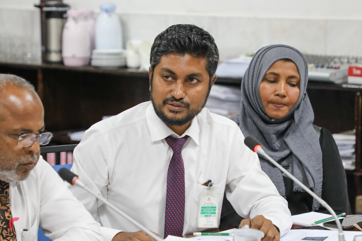 ސިޓީ ކައުންސިލްގެ މެމްބަރުން ހާޒިރުކޮށް، ބޭއްވި ލާމަރުކަޒީ ކޮމެޓީގެ ބައްދަލުވުން -- ފޮޓޯ: ޔޫސުފް ސޮފްވާން