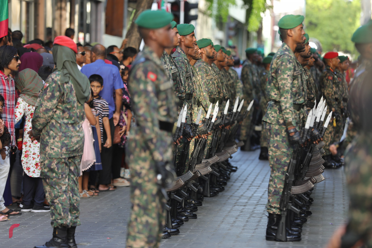 27 ޖުލައި 2019 --މިނިވަން ދުވަހުގެ ރަސްމީ ހިނގާލުމުގެ ތެރެއިން، ސިފައިންގެ ޕެރޭޑް-- ފޮޓޯ: ޝުއައިބް މުހައްމަދު