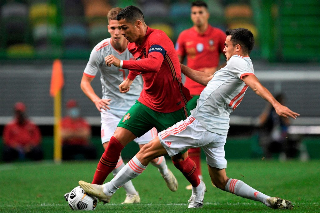 ޕޯޗުގަލާއި ސްޕެއިން ބައްދަލުކުރި މެޗުގެ ތެރެއިން: މި މެޗު އެއްވަރުވީ ދެ ޓީމުން ކުރެ ޓީމަށް ލަނޑެއް ކާމިޔާބުނުކުރެވި