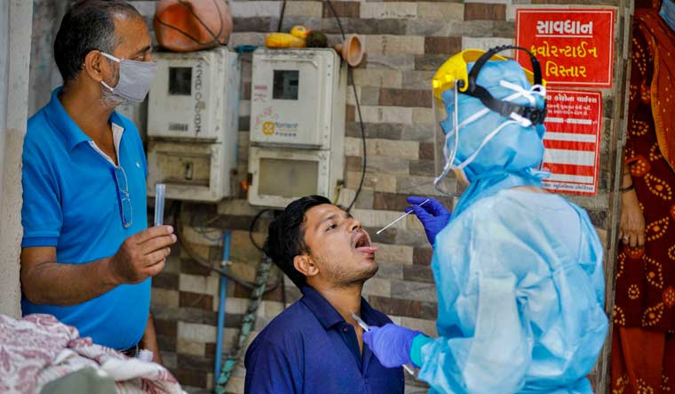 އިންޑިއާއިން ކޮވިޑް ޓެސްޓްކުރުން އިތުރުކުރުމަށް ގޮވާލައިފި