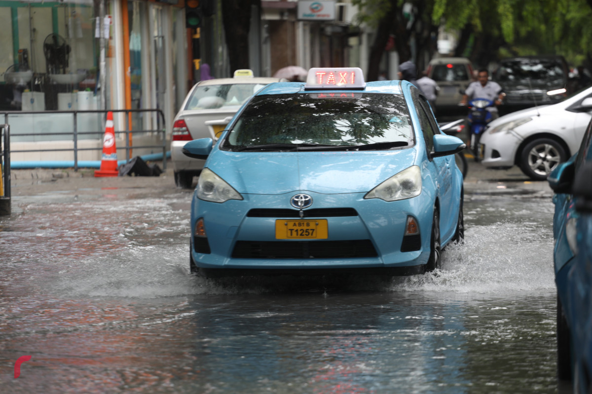 23 މެއި 2019 --މާލެއަށް މިއަދު ކުރި ވިއްސާރާގައި މަގުތަކުގައި ފެންބޮޑުވެފައި-- ފޮޓޯ: ޝުއައިބް މުހައްމަދު