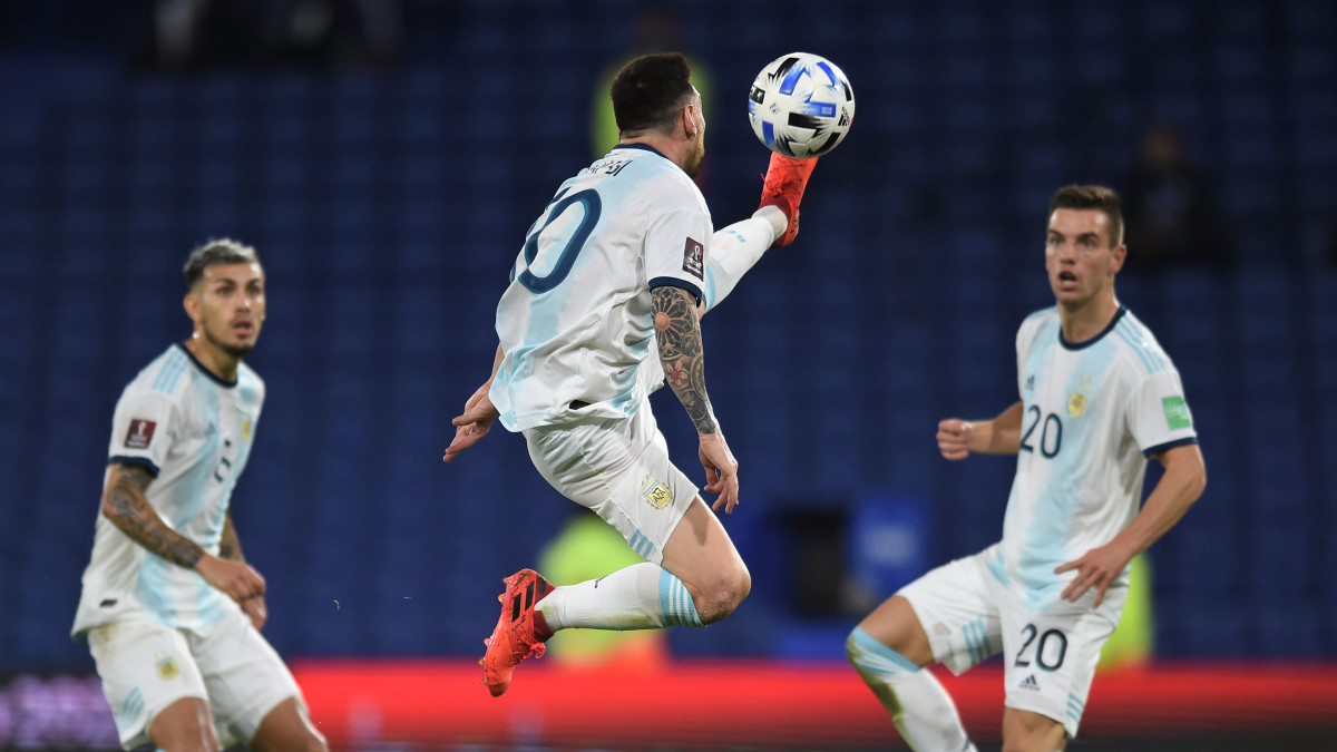 އާޖެންޓީނާ އާއި ޕެރެގުއޭ ބައްދަލުކުރި މެޗުގެ ތެރެއިން: މި މެޗު އެއްވަރުވީ 1-1 ން