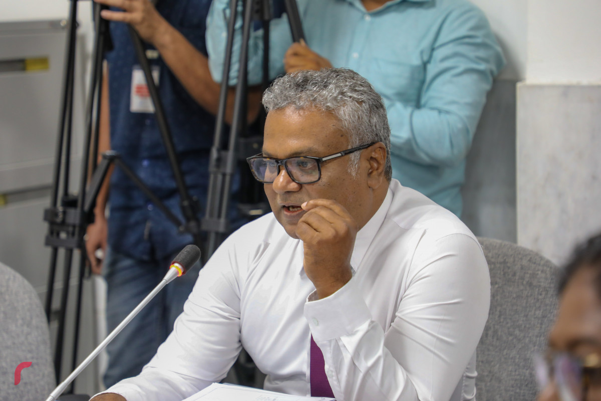 ސިޓީ ކައުންސިލްގެ މެމްބަރުން ހާޒިރުކޮށް، ބޭއްވި ލާމަރުކަޒީ ކޮމެޓީގެ ބައްދަލުވުން -- ފޮޓޯ: ޔޫސުފް ސޮފްވާން