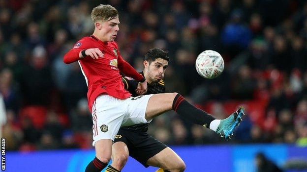 ވުލްވްސް އަދި ޔުނައިޓެޑް ބައްދަލުކުރި މެޗުގެ ތެރެއިން