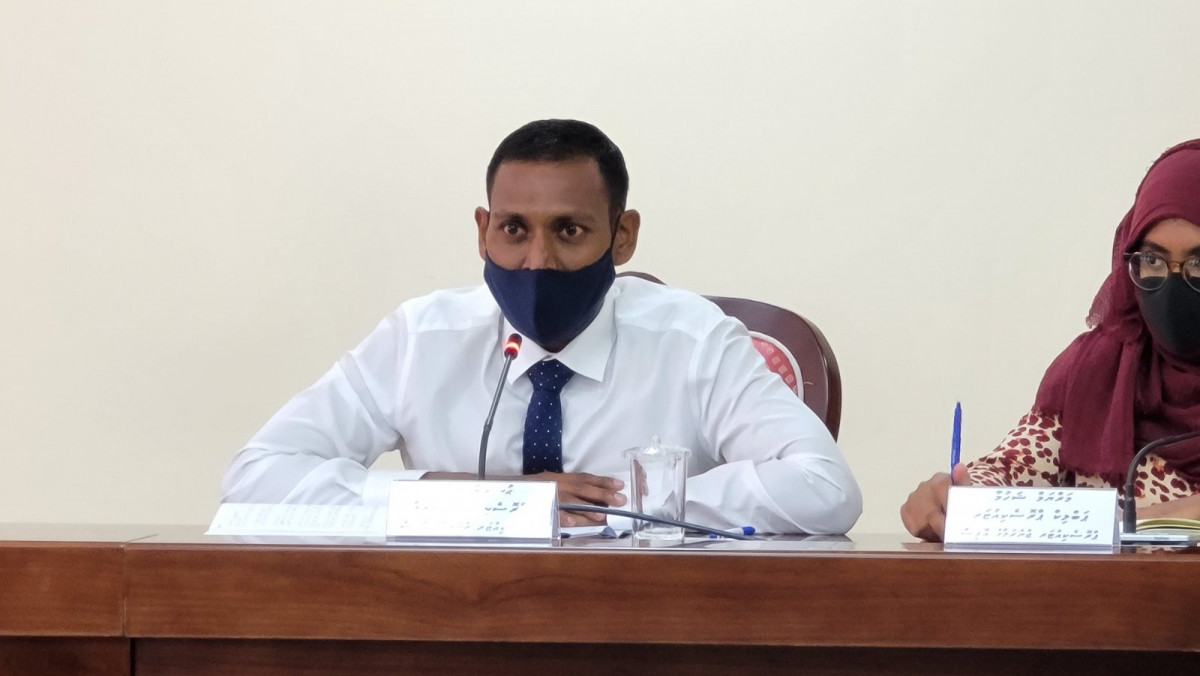 ޕީޖީ ޝަމީމް ވަނީ މަޖިލީހުގެ މިނިވަން މުއައްސަސާތަކާ ބެހޭ ކޮމިޓީއަށް ވަޑައިގެން މައުލޫމާތު ހިއްސާ ކުރައްވާފައި