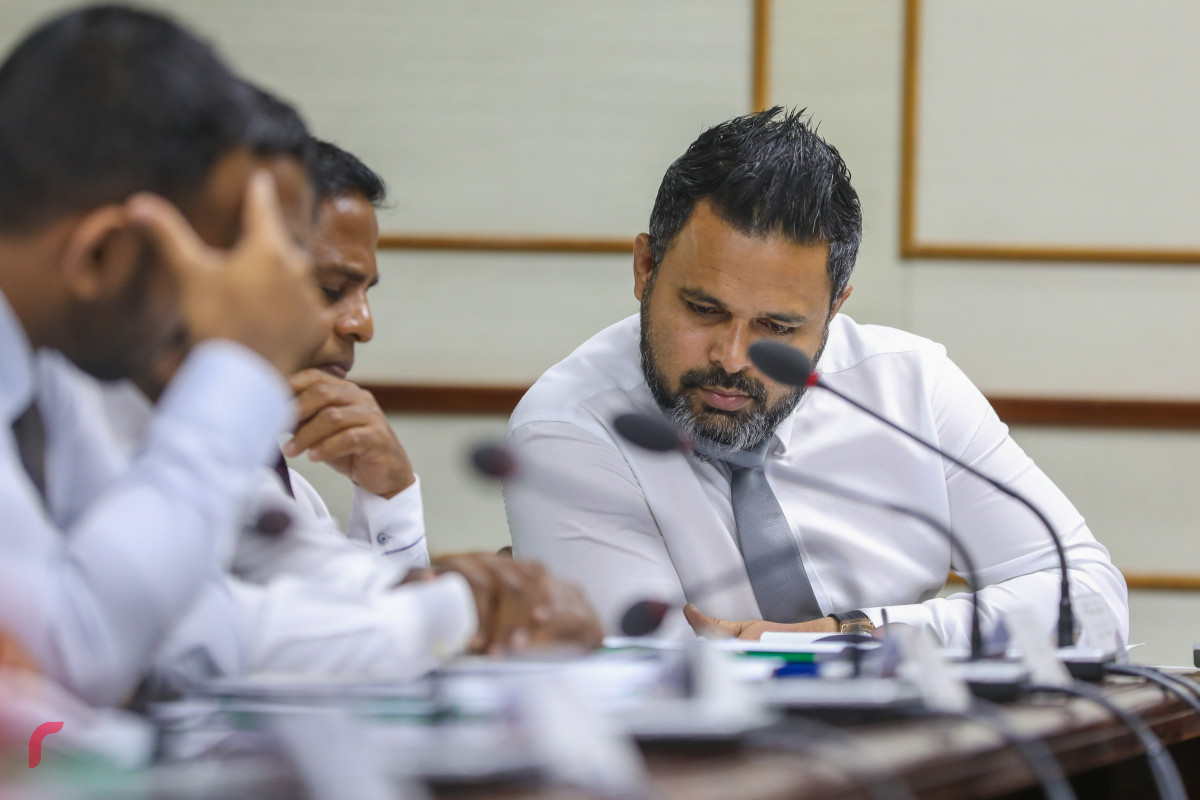 އިލެކްޝަންސް ކޮމިޝަންގެ މެމްބަރުންނާއެކު މަޖިލީހުގެ ކޮމެޓީތަކުން ބޭއްވި ބައްދަލުވުމުގެ ތެރެއިން -- ފޮޓޯ: ޔޫސުފް ސޮފްވާން