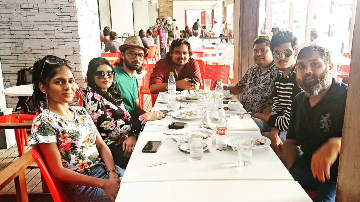 \"ނޮވެމްބަރު\" ގެ ޓީމު