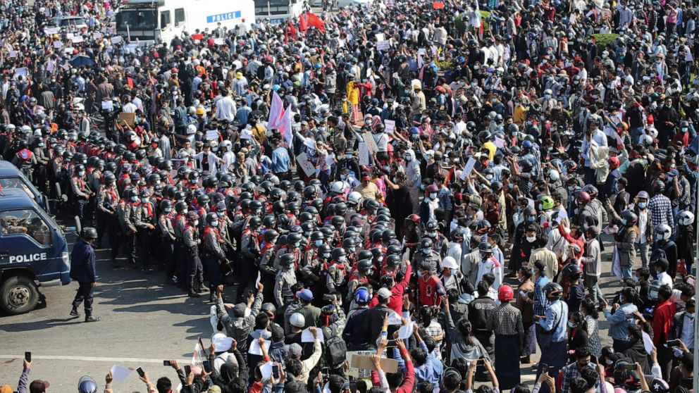 މިޔަންމާގައި ކުރަމުން ގެންދާ މުޒާހަރާގެ ތެރެއިން