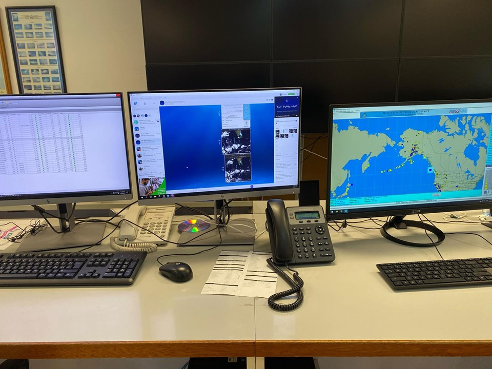 މެޓް އޮފީސް