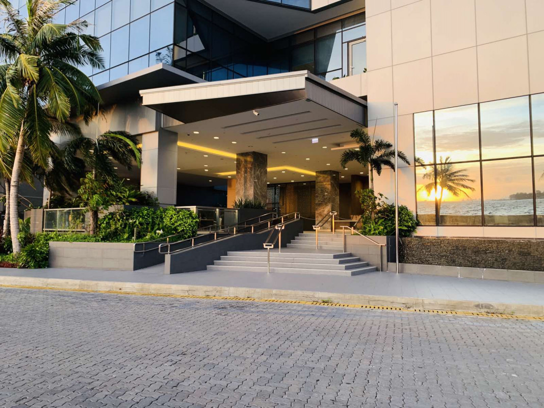 ކޮވިޑް-19 ގެ ހާލު ބޮޑު މީހުންނަށް ފަރުވާދެމުން އަންނަ ދަރުމަވަންތަ ހޮސްޕިޓަލް؛ އެކި ފެސިލިޓީތަކުގައި 93 މީހަކަށް ދަނީ ފަރުވާ ދެމުން