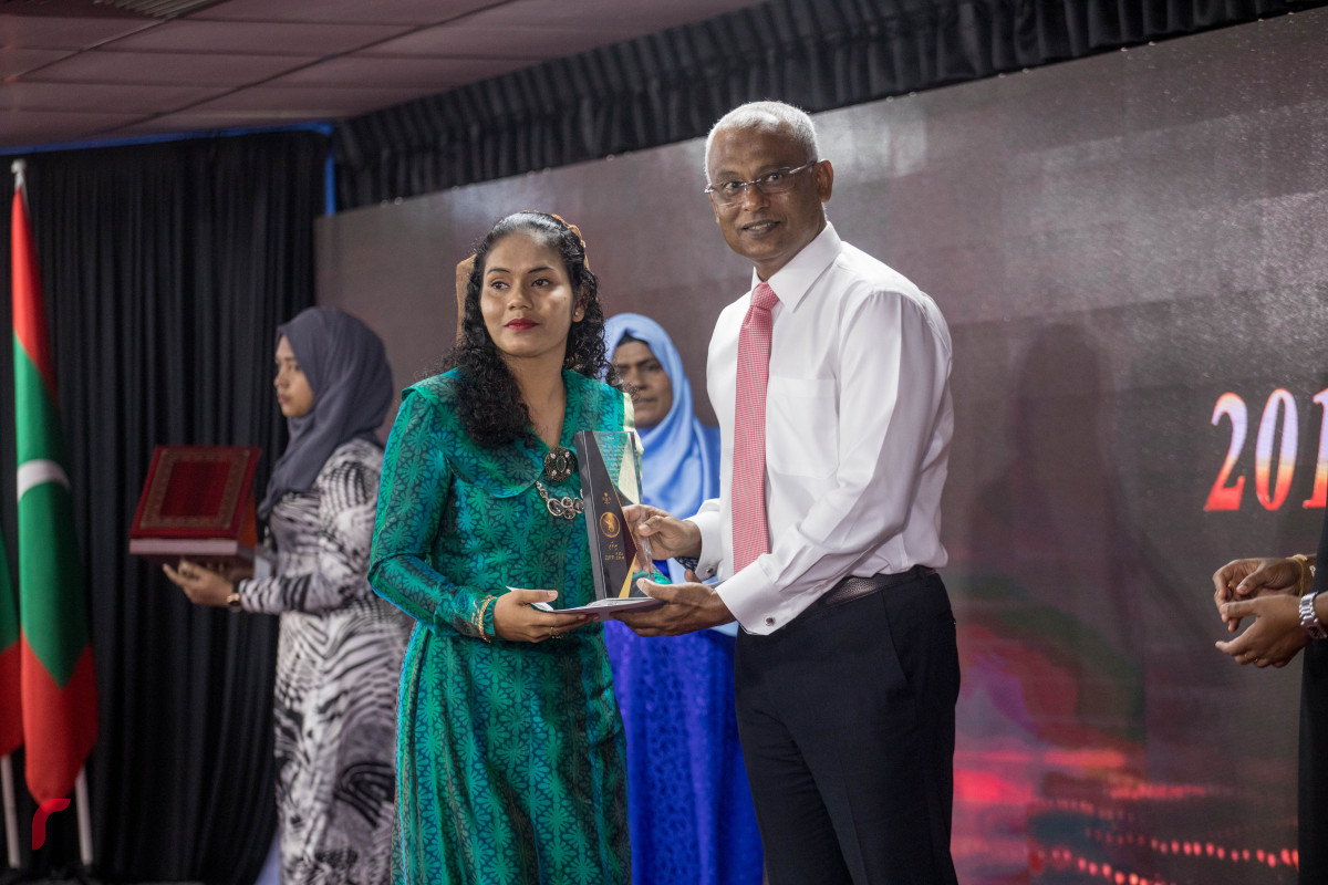 8 ޖުލައި 2019 --ރިވެލި އެވޯޑު ދިނުން. މި ހަފްލާ ޝަރަފްވެރި ކޮށްދެއްވީ ރައީސުލްްޖުމްހޫރިއްޔާ އިބްރާހިމް މުހައްމަދު ސާލިހް-- ފޮޓޯ: ޝުއައިބް މުހައްމަދު