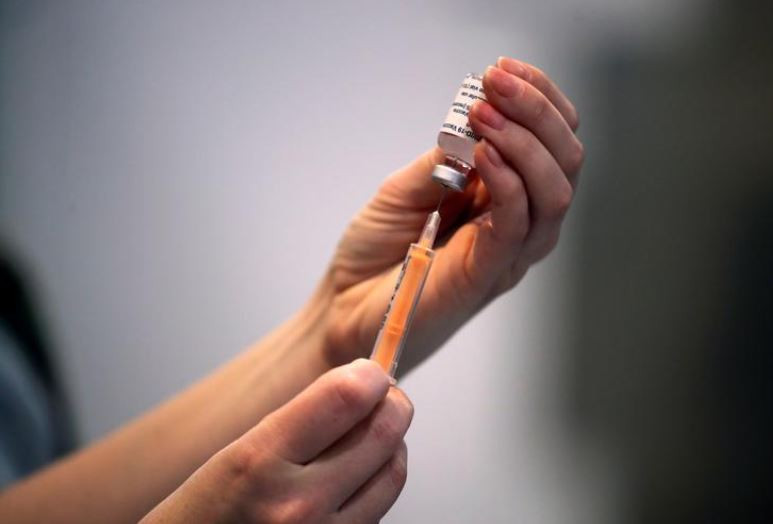 ކޮވިޑް ވެކްސިން ޖެހުމަށް ތައްޔާރުވަނީ