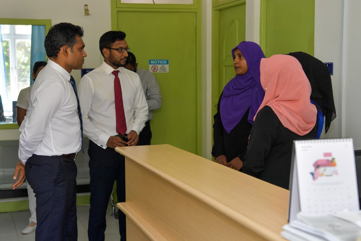 22 ޖޫން 2019 --ނައިބު ރައީސް އުލިގަމަށް ވަޑައިގެން އެ ރަށުގެ މުއައްސަސާތަކަށް ޒިޔާރަތް ކުރެއްވުން-- ފޮޓޯ: ރައީސް އޮފީސް