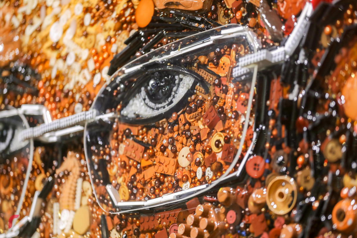 07 އޯގަސްޓް 2019 -- "އަންވެއިލިންގް ވިޝަން" މައިރަޒުގައި ޕްލާސްޓިކް ކުނި ބޭނުން ކޮށްގެން ހަދާފައިވާ ރައީސް ސޯލިހުގެ ފޮޓޯއެއް -- ފޮޓޯ: ޝުއައިބް މުހައްމަދު